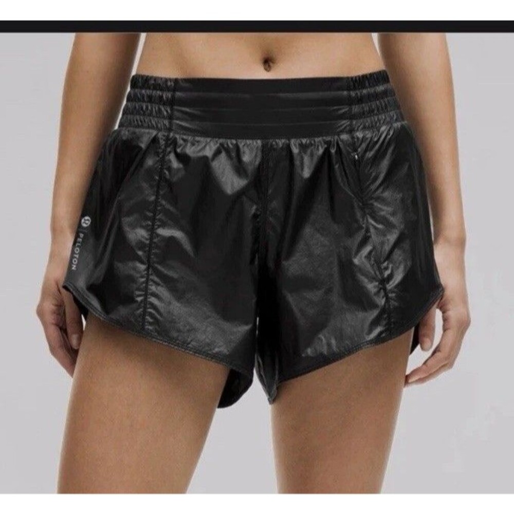 Lululemon Hotty Hot High Rise HR Short 4” Matte Sheen Black Size 8 New Peloton